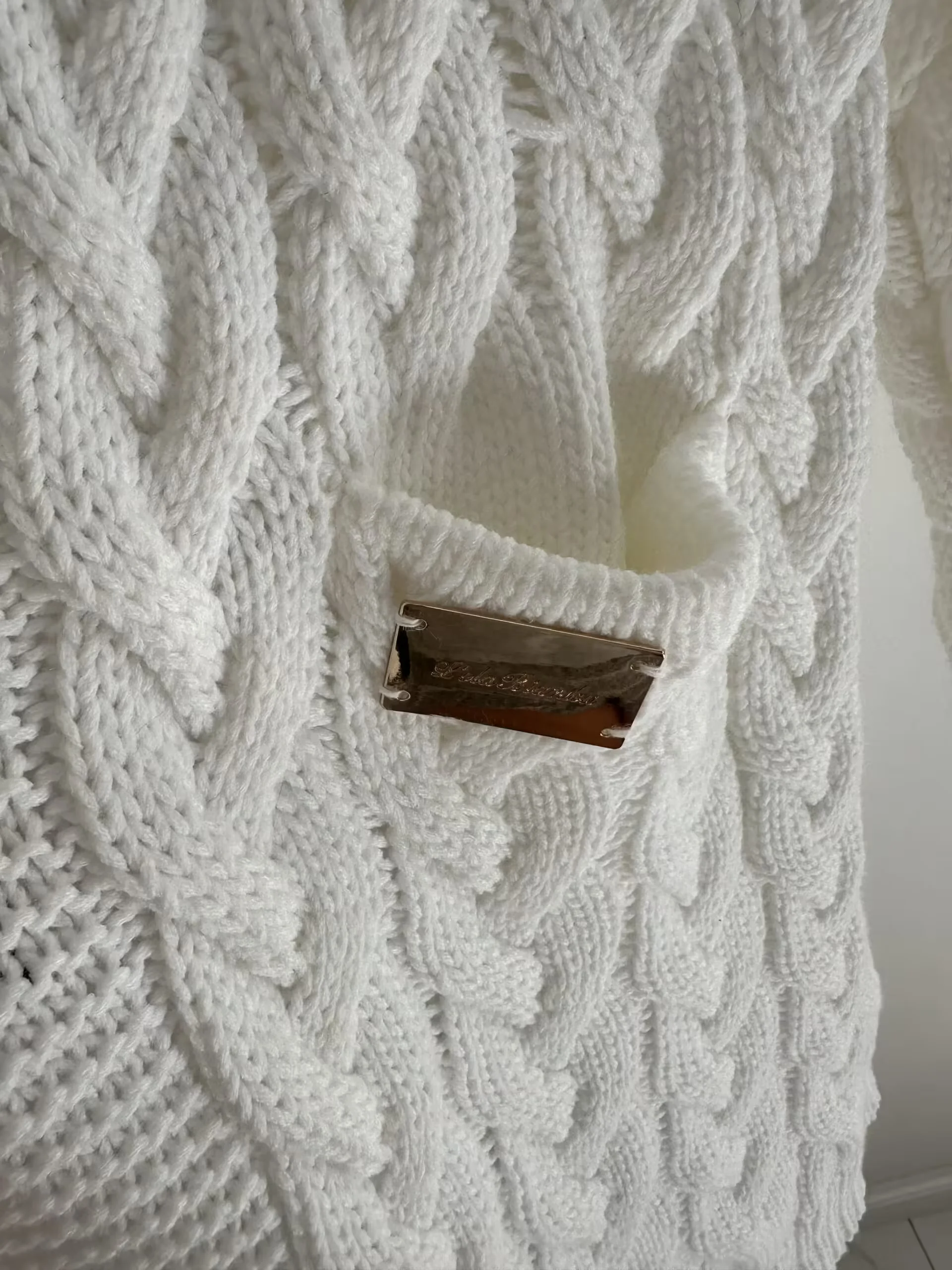 Sweter Lola Bianka biały kardigan - obrazek 5