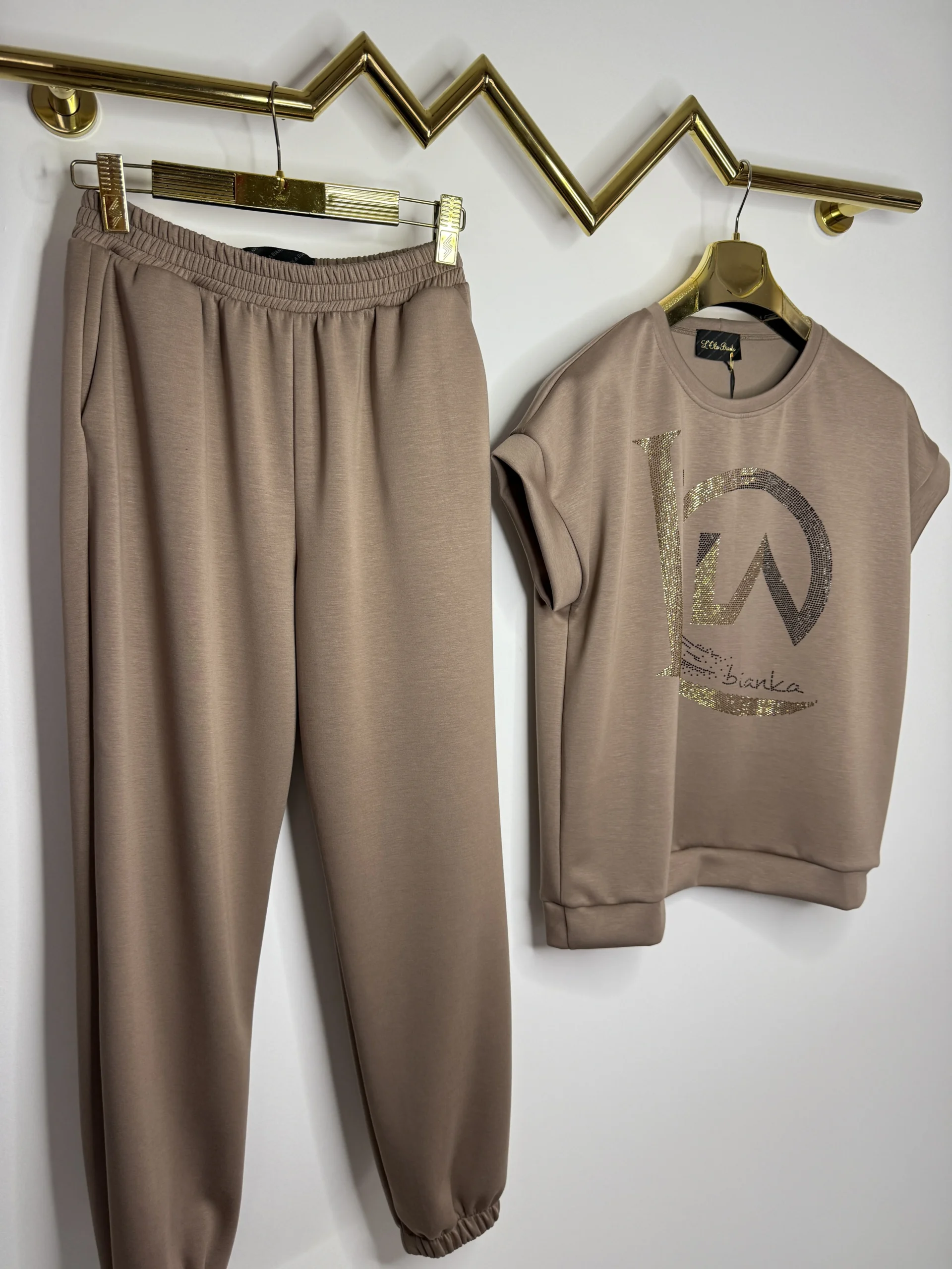 Dres Lola Bianka brązowy komplet - obrazek 4