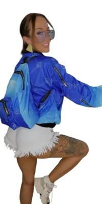 kurtka lola bianka szwedka niebieska z plecakiem