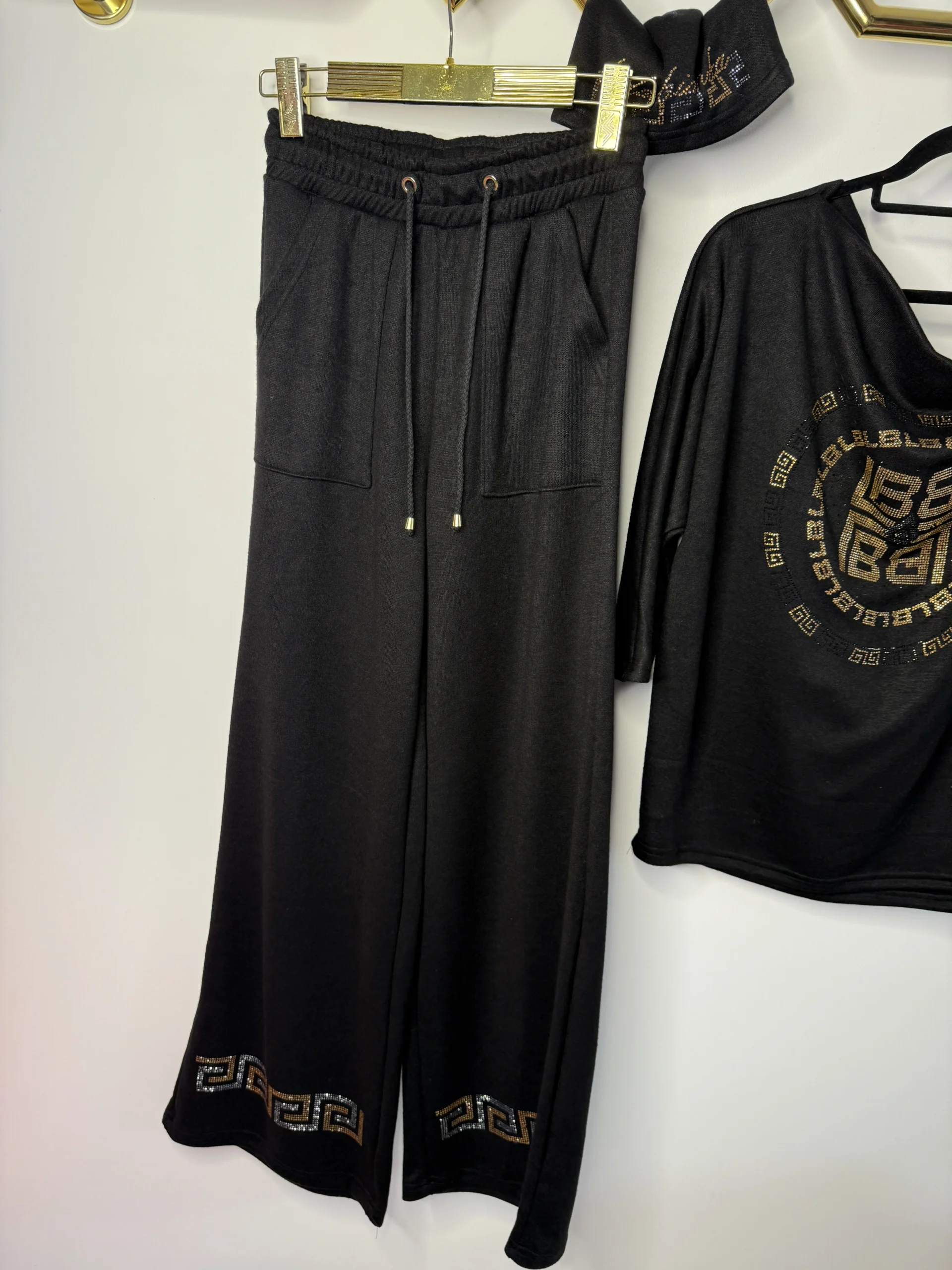 Dres Lola Bianka czarny dzianinowy - obrazek 8