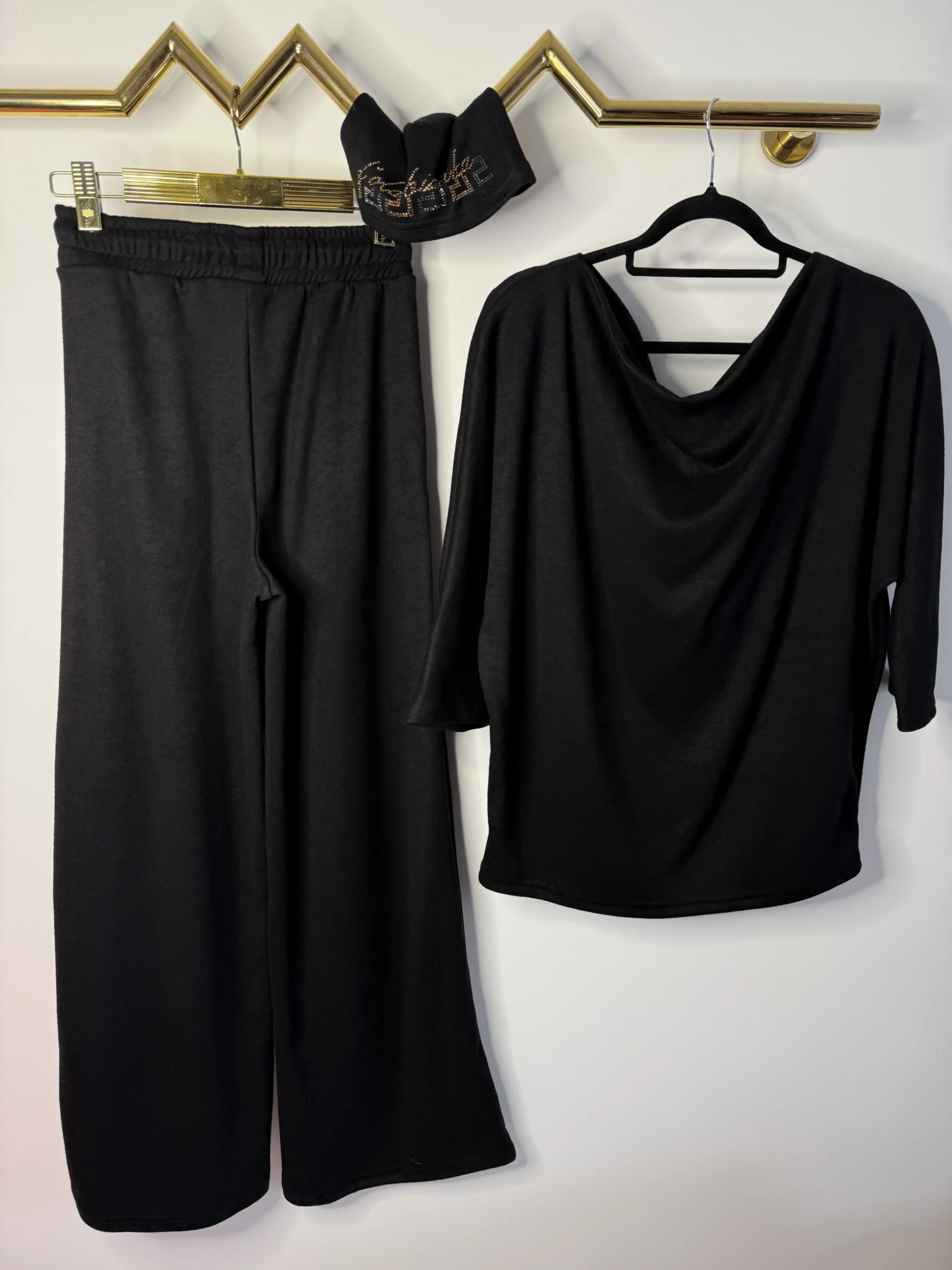 Dres Lola Bianka czarny dzianinowy - obrazek 9