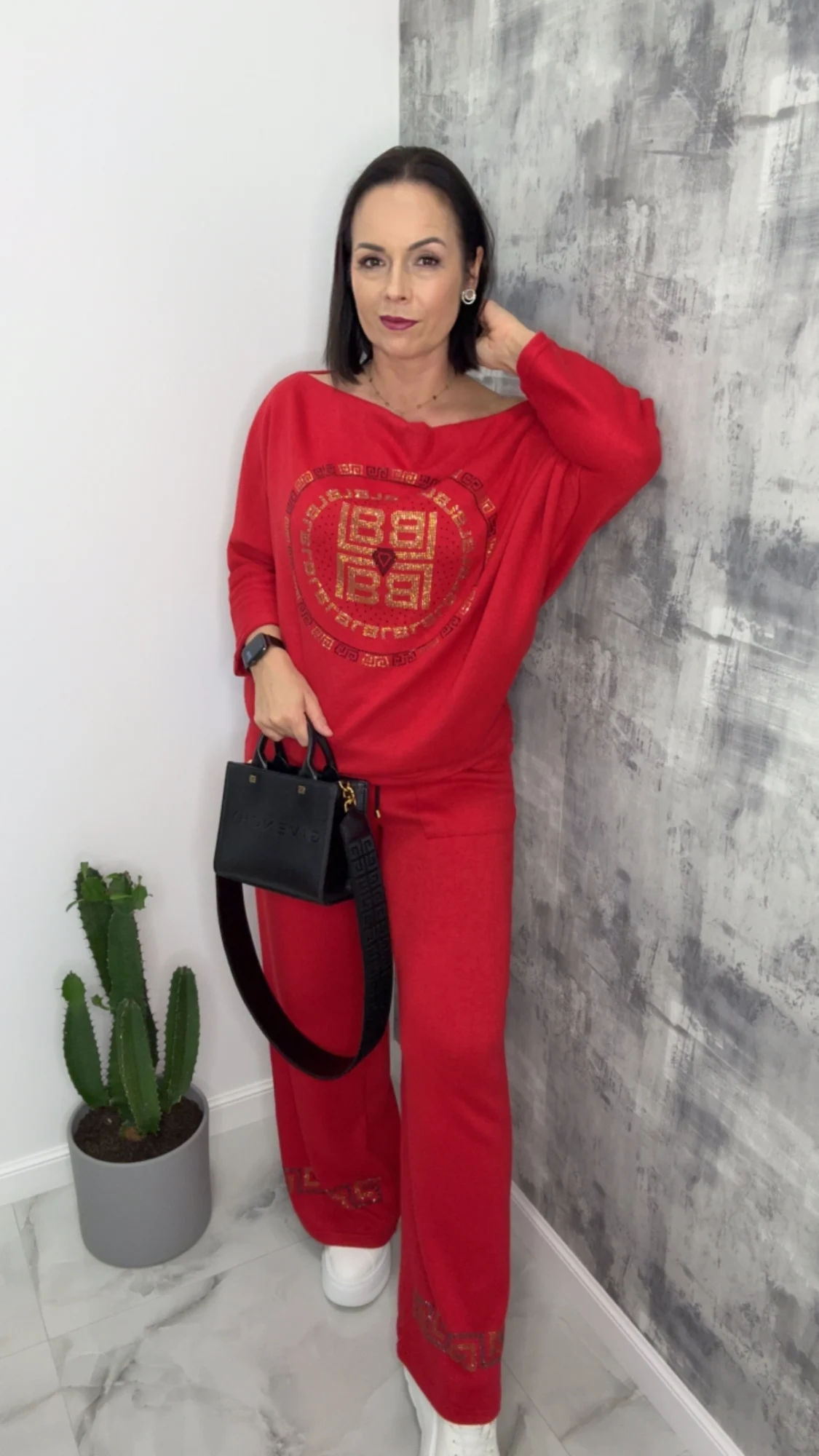 Dres Lola Bianka czerwony komplet dzianinowy - obrazek 4