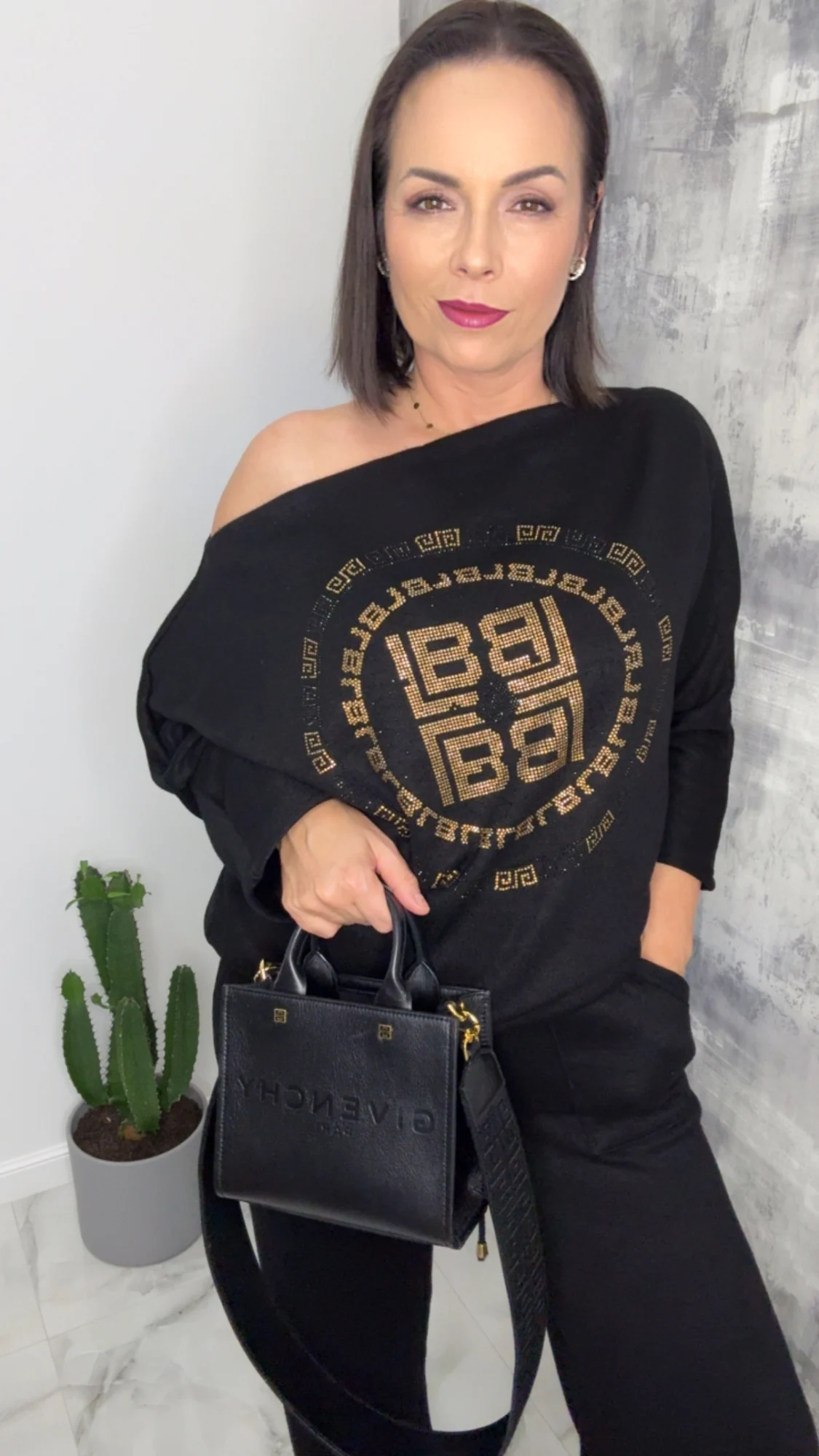 Dres Lola Bianka czarny dzianinowy - obrazek 3