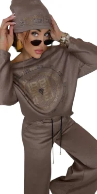 Dres Lola Bianka brązowy dzianinowy z czapką