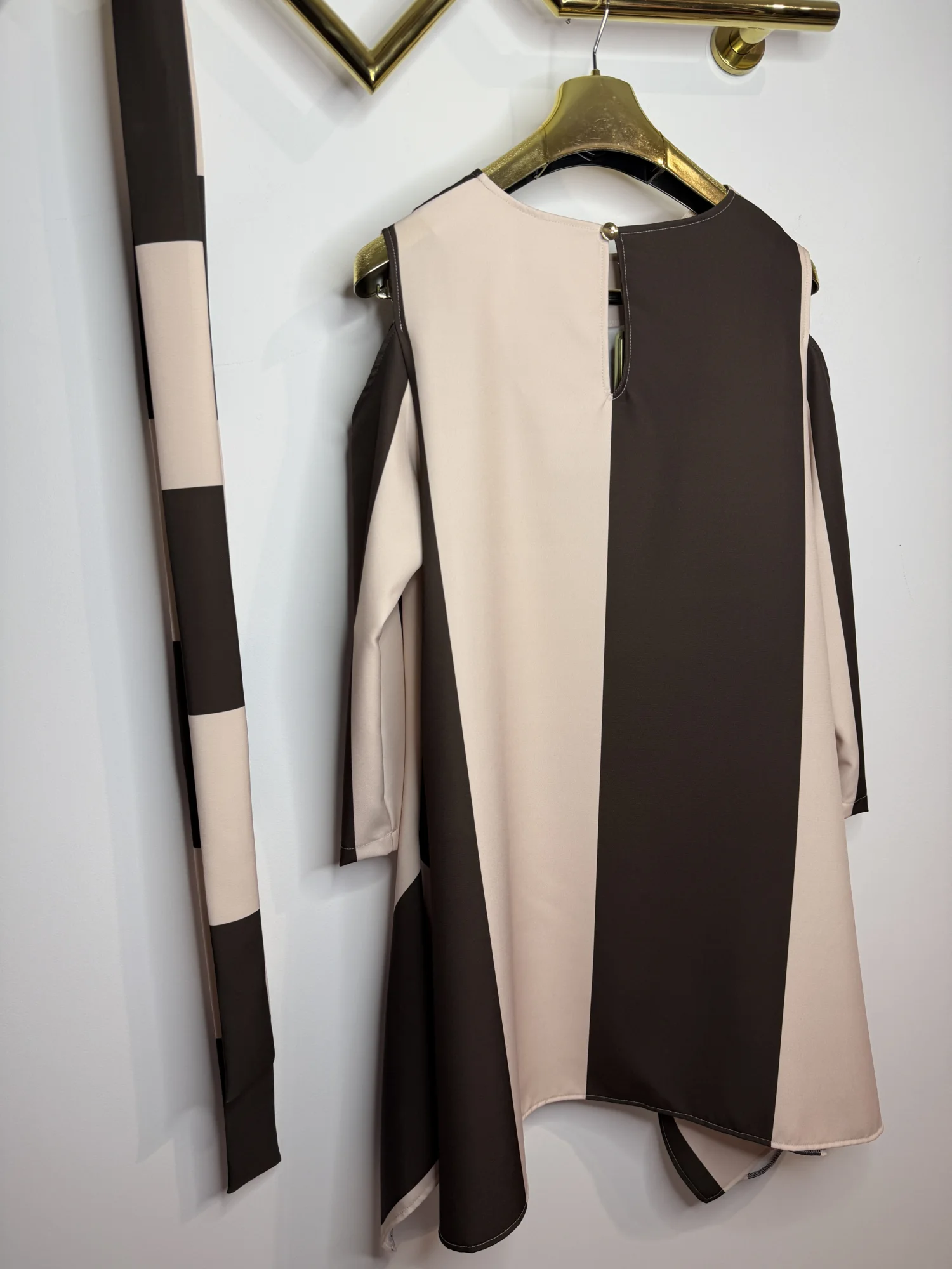 Sukienka Lola Bianka elegancka - obrazek 4