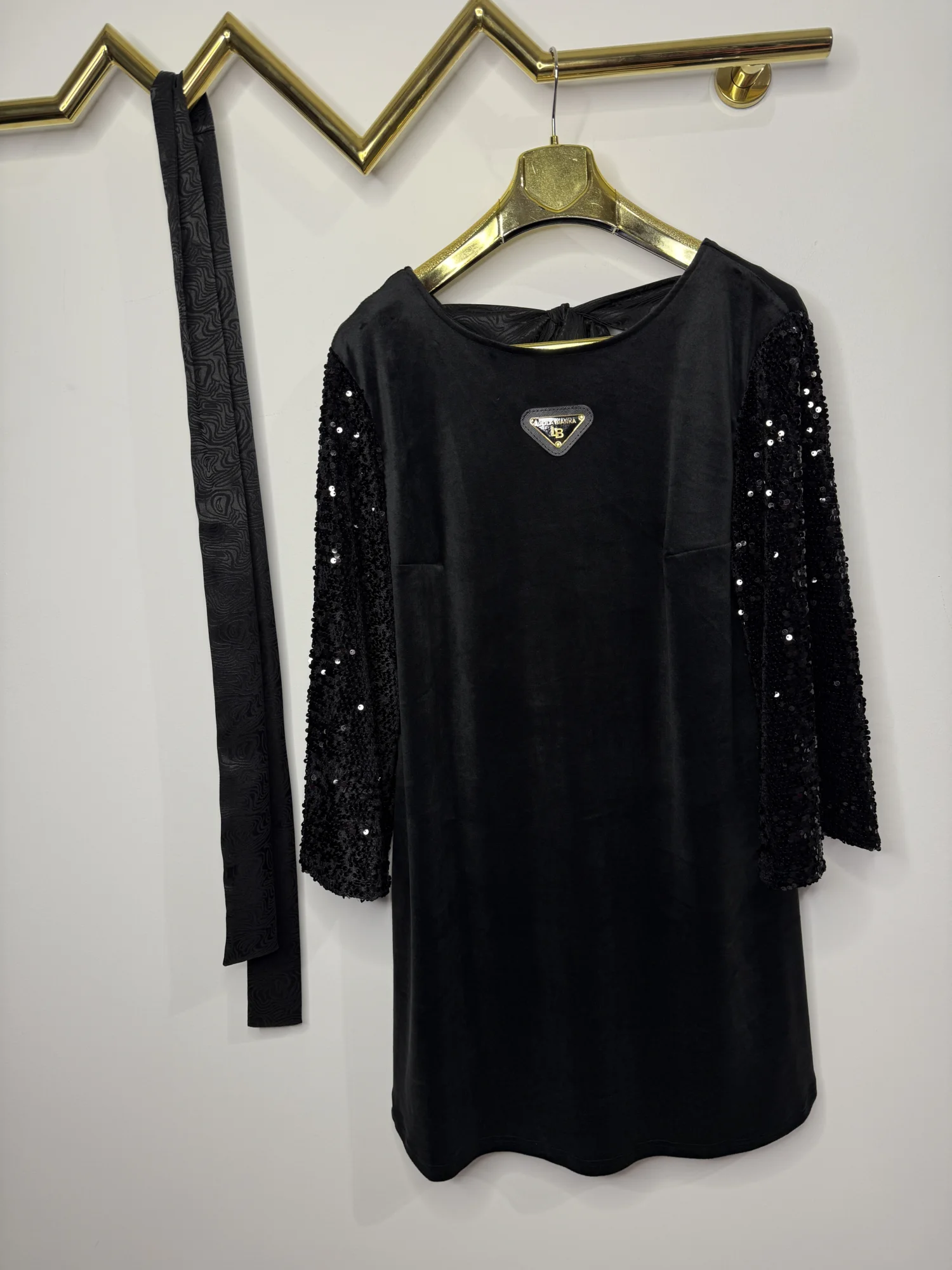 Sukienka Lola Bianka welurowa czarna - obrazek 9