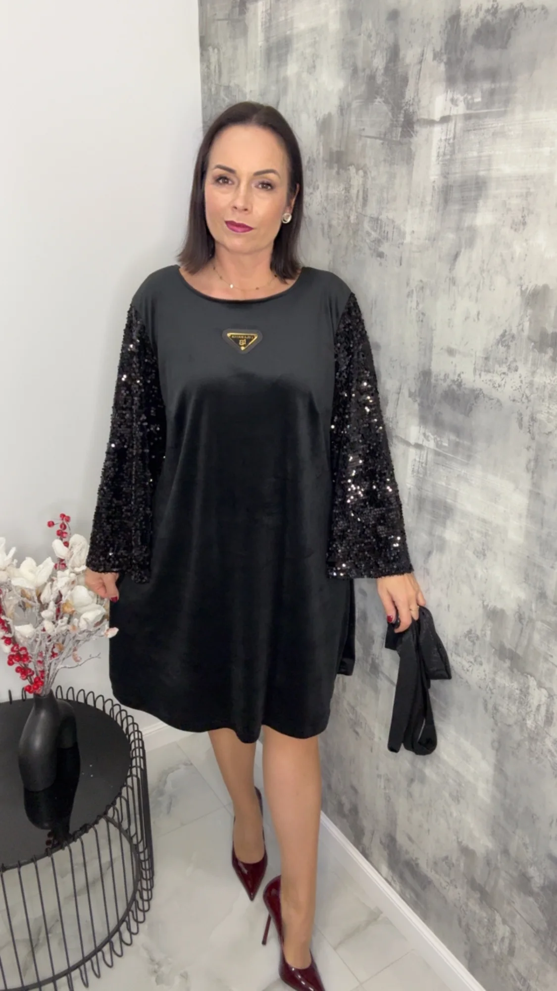 Sukienka Lola Bianka welurowa czarna - obrazek 3