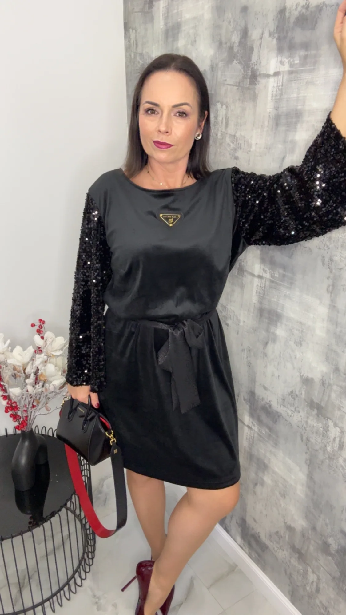 Sukienka Lola Bianka welurowa czarna - obrazek 5